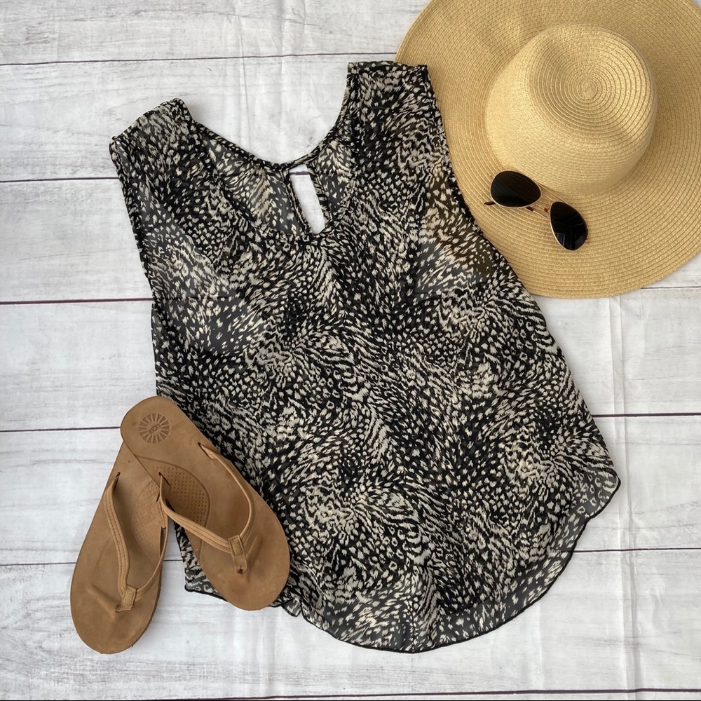 Open keyhole back office/concert tank top